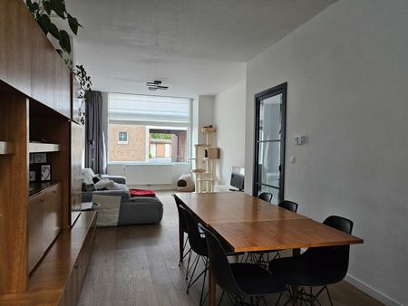 Gerenoveerde woning op wandelafstand van het centrum - Photo 2