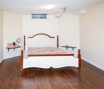 Detached Home For Lease | N9255063 - Photo 3