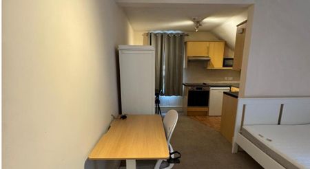 Studio to rent - Photo 5