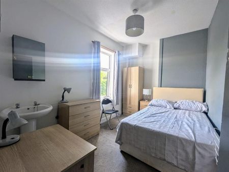 4 bedroom property to rent - Photo 4