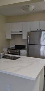 Spacious One-Bedroom Apartment at Joyce-Collingwood Station - Photo 3