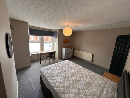 5 bedroom house - Photo 3