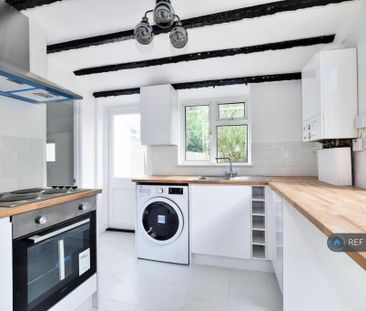 2 bedroom semi-detached house to rent - Photo 6