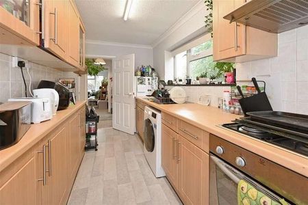 Church Lane, Barnham, PO22 - Photo 4