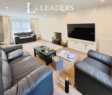 1 bedroom in a house share to rent - Photo 4