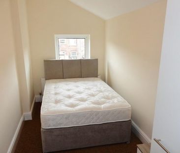 4 bedroom terraced house to rent - Photo 2