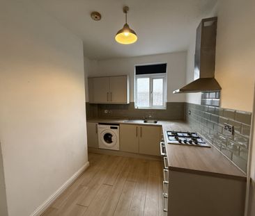 2 bed Terraced - To Let - Photo 6