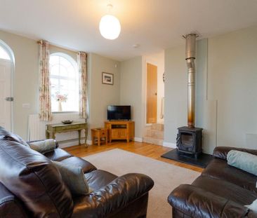 2 bedroom detached house to rent - Photo 2