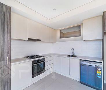 Modern 2 Bedrooms + Study High Level Apartment In Prime Location Fo... - Photo 5