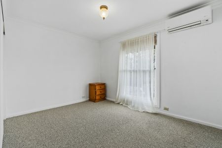 Stylish, comfortable, and perfectly positioned for easy living - Photo 5