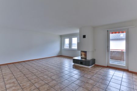 Zentrale, grosszügige 4½-Zimmerwohnung - Photo 2