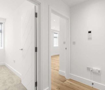 London Road, Sittingbourne, Kent, ME10 - Photo 4