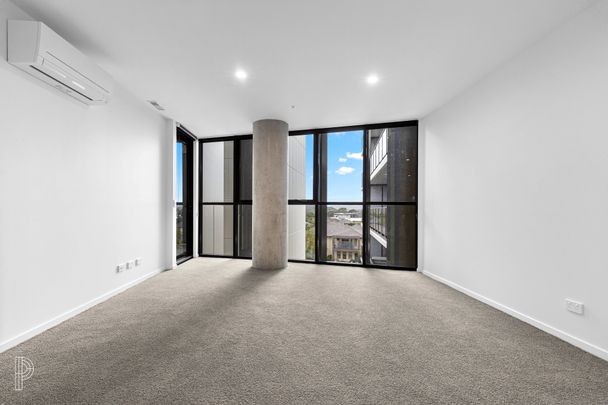 1-Bedroom apartment with rooftop pool and stunning views in Gungahlin - Photo 1