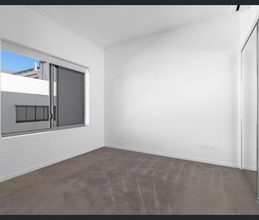 'SIENNA APARMENTS' - Lifestyle, Luxury and Location! - Photo 4