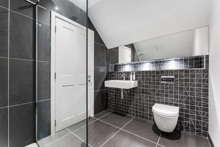 5 bedroom semi-detached house to rent - Photo 2