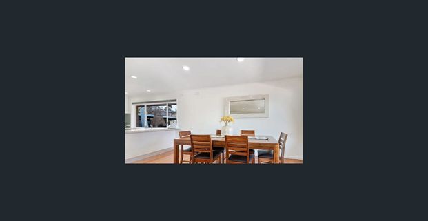 Peaceful family home in Vermont Secondary College zone, steps from reserves and parks! - Photo 1