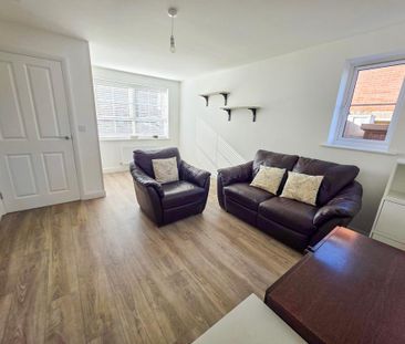 3 bedroom semi-detached house to rent - Photo 1