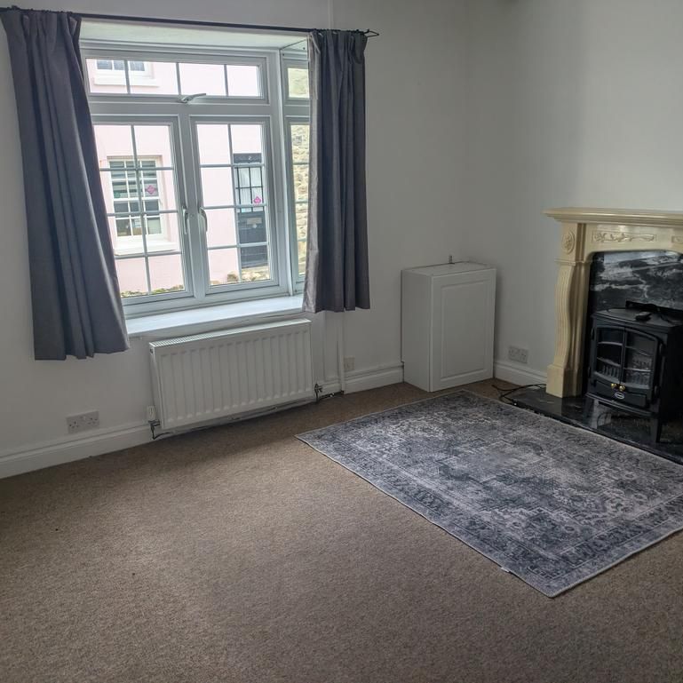 2 bedroom end of terrace house to rent - Photo 1