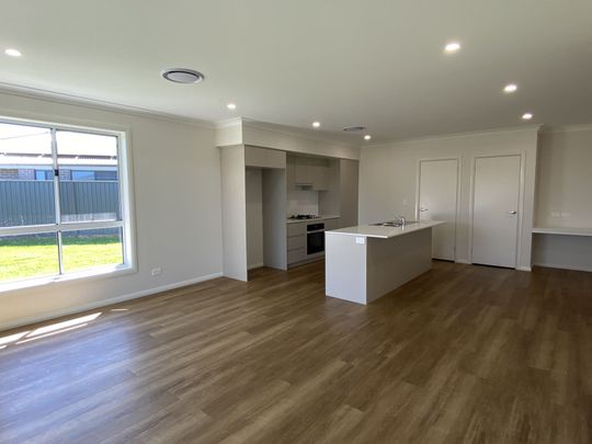 Stylish Four Bedroom Home in Southlakes Estate - Photo 1