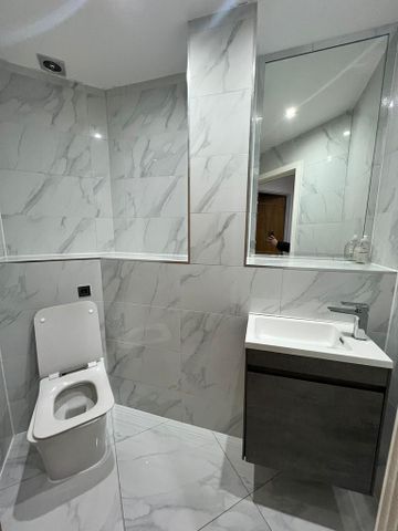 1 bedroom in a flat share to rent - Photo 5