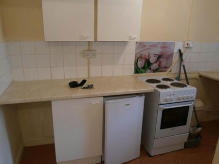 1 bedroom flat to rent - Photo 2