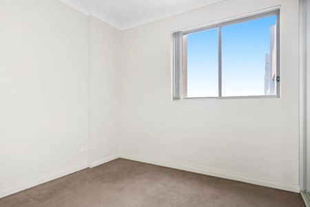 Modern Comfort in the Heart of Parramatta - Photo 2