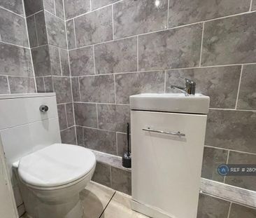 Studio to rent - Photo 6