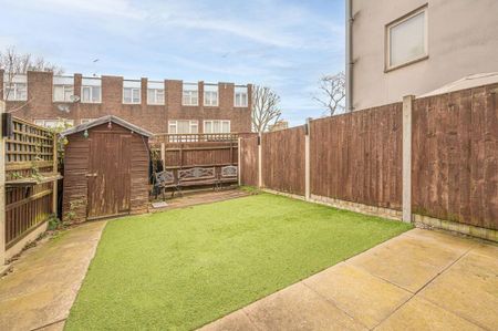 2 bedroom flat to rent - Photo 2