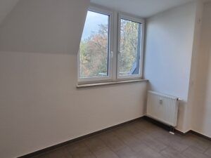 Schumannstr. 25, Wohnung 13 ~~~ Einbauküche der Vormieter gegen Entgelt, Balkon, Bad mit Wanne und Dusche, Gäste-WC, Multimediaspiegel im Bad, Stellplatz anmietbar - Photo 4