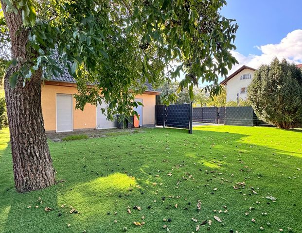 Wohnen oder Gewerbe mit 5 Zimmern direkt am U- Bahnhof Biesdorf Süd - Photo 1