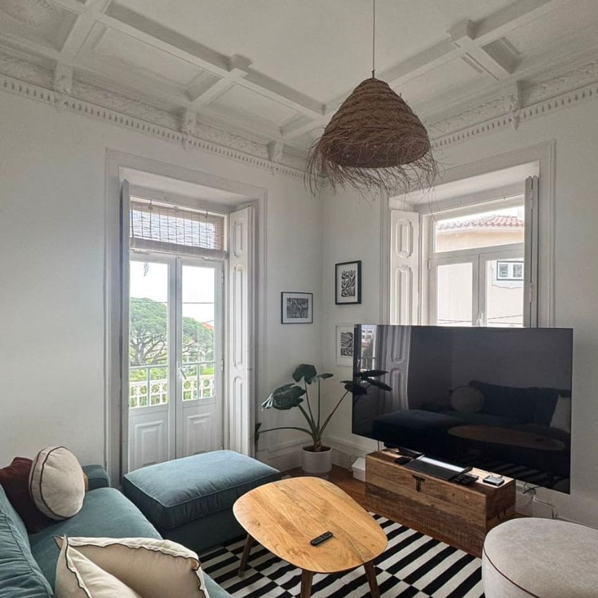 Charming 2-bed apartment for rent in Monte Estoril - Photo 1