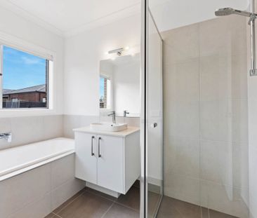 YOUR VERY OWN HAMPTONS HOME IN STRATHULLOH!! - Photo 1