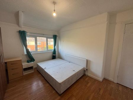 6 bedroom semi-detached house to rent - Photo 5