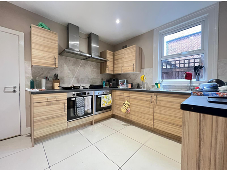 Earlham Road, Norwich - Photo 5