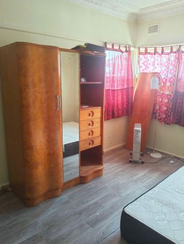 Wentworthville - Photo 2