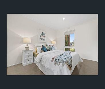 Perfectly Positioned in the Heart of Laburnum - Photo 4