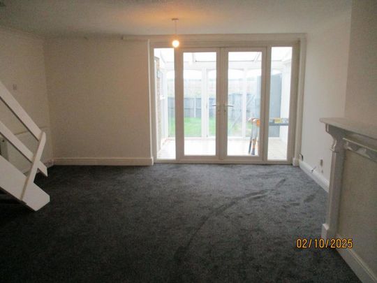 3 bedroom terraced house to rent - Photo 1