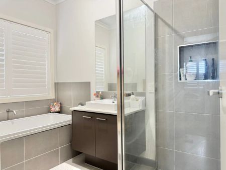 “Convenient Location, Family Friendly Home!” - Photo 2