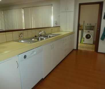 Spacious Family Home - Photo 5