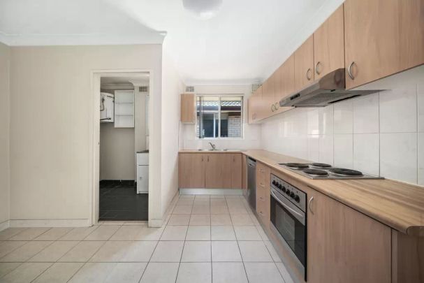 Spacious two-bedroom apartment in prime location - Photo 1