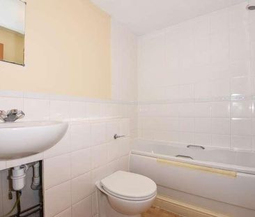 Kelvin Gate, Bracknell, RG12 - Photo 1