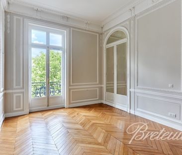 Maison à louer à Paris 8Ème - Photo 1