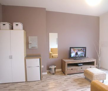 FLATmix.de / Helles, komplett möbliertes Zimmer mit WEST-Balkon in ... - Photo 1