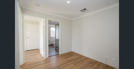 MODERN LIVING - CORNER BLOCK - Photo 5