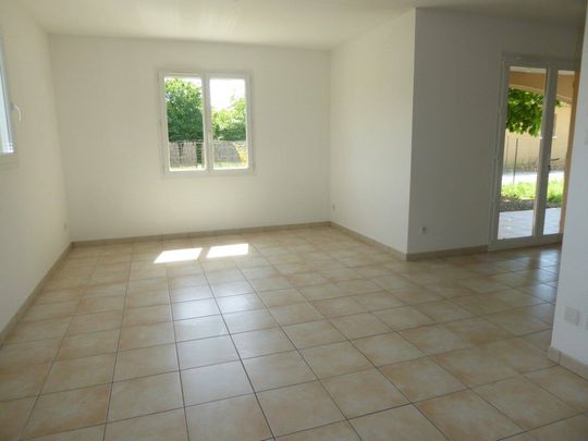 Location maison villa 4 pièces 100.1 m² à Vogüé (07200) - Photo 1