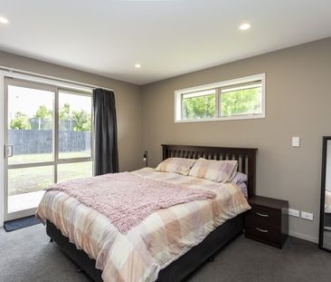 Spacious and private family home! - Photo 6