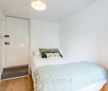 Room 1 - Photo 2