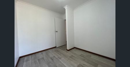 Large Family Home with Park Views - Photo 5