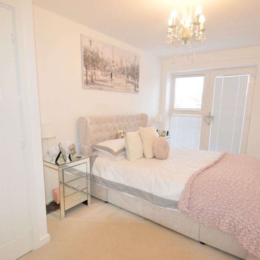 Huxley Drive, Oxted, RH8 - Photo 1