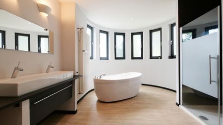 Elegantes Wohnen auf zwei Ebenen mit herrlichem Garten - Photo 5